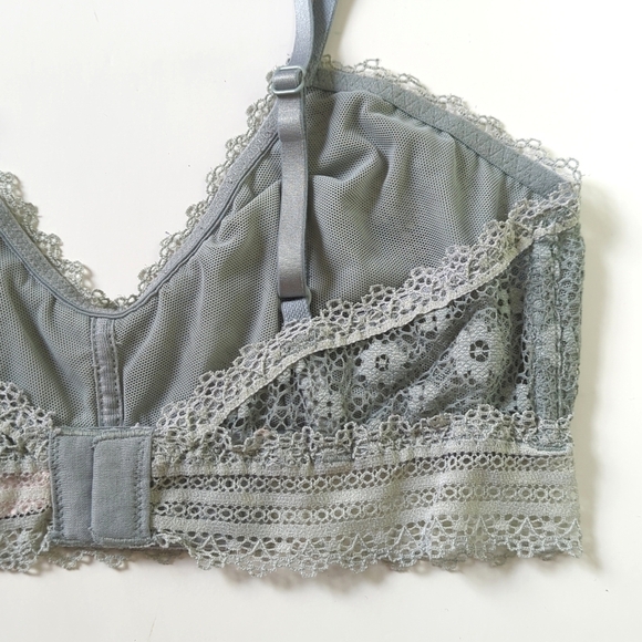 Victoria's Secret Semi Sheer Floral Lace & Mesh Unlined Bralette Dusty Blue S - Picture 9 of 12